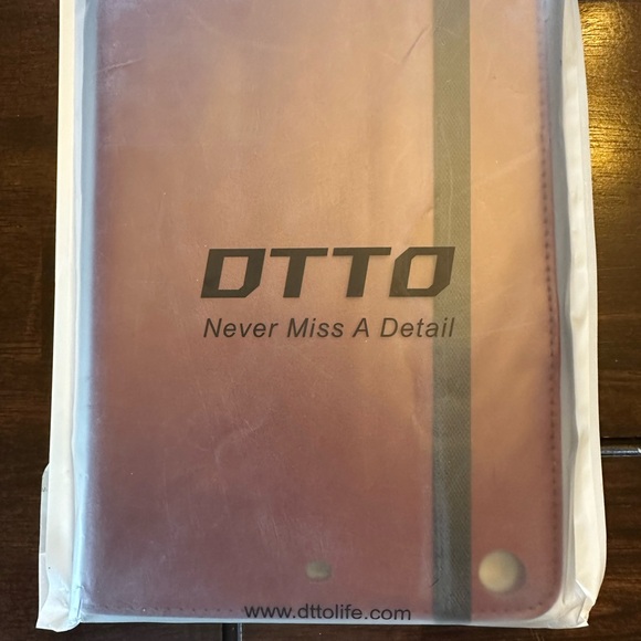 Red Tablet Cover for iPad Mini in burgundy - Picture 2 of 5